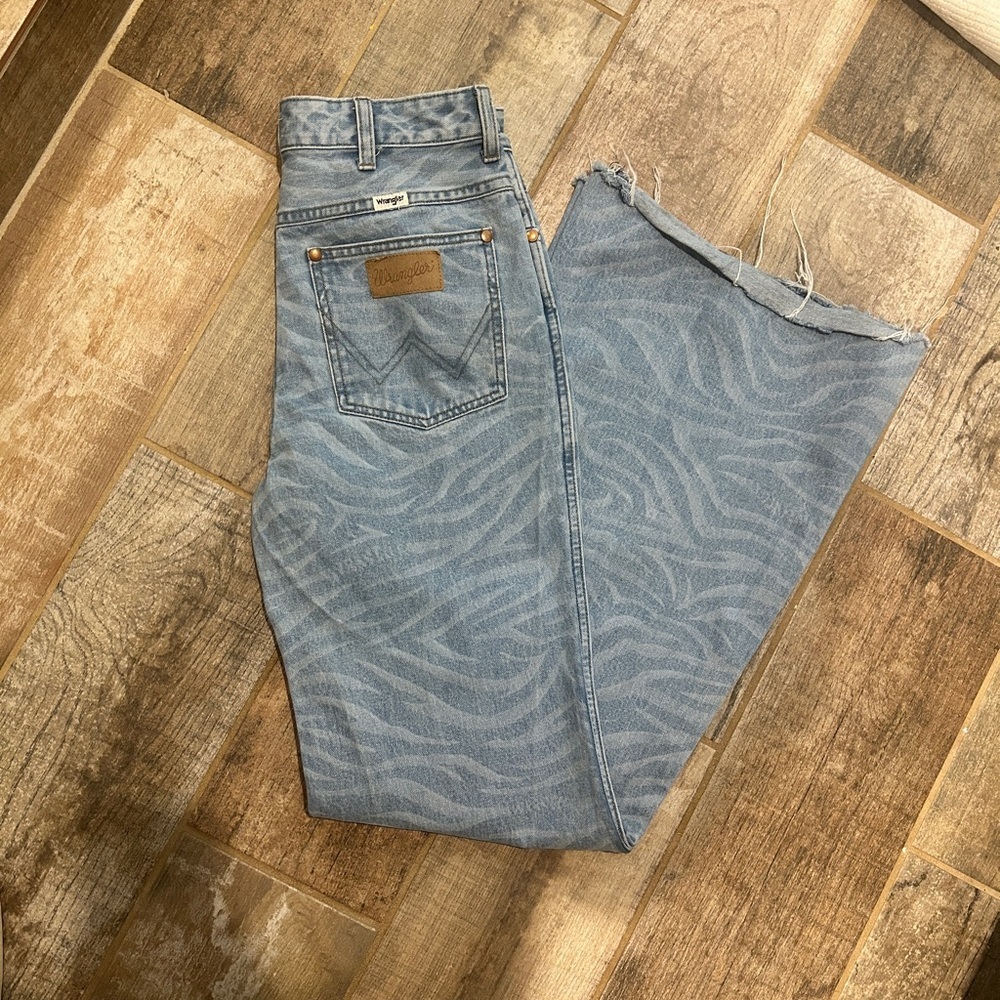 Wrangler Meow Laser Tiger Print Wanderer Jeans High Rise Flare Size 27 x 34 - Picture 12 of 13